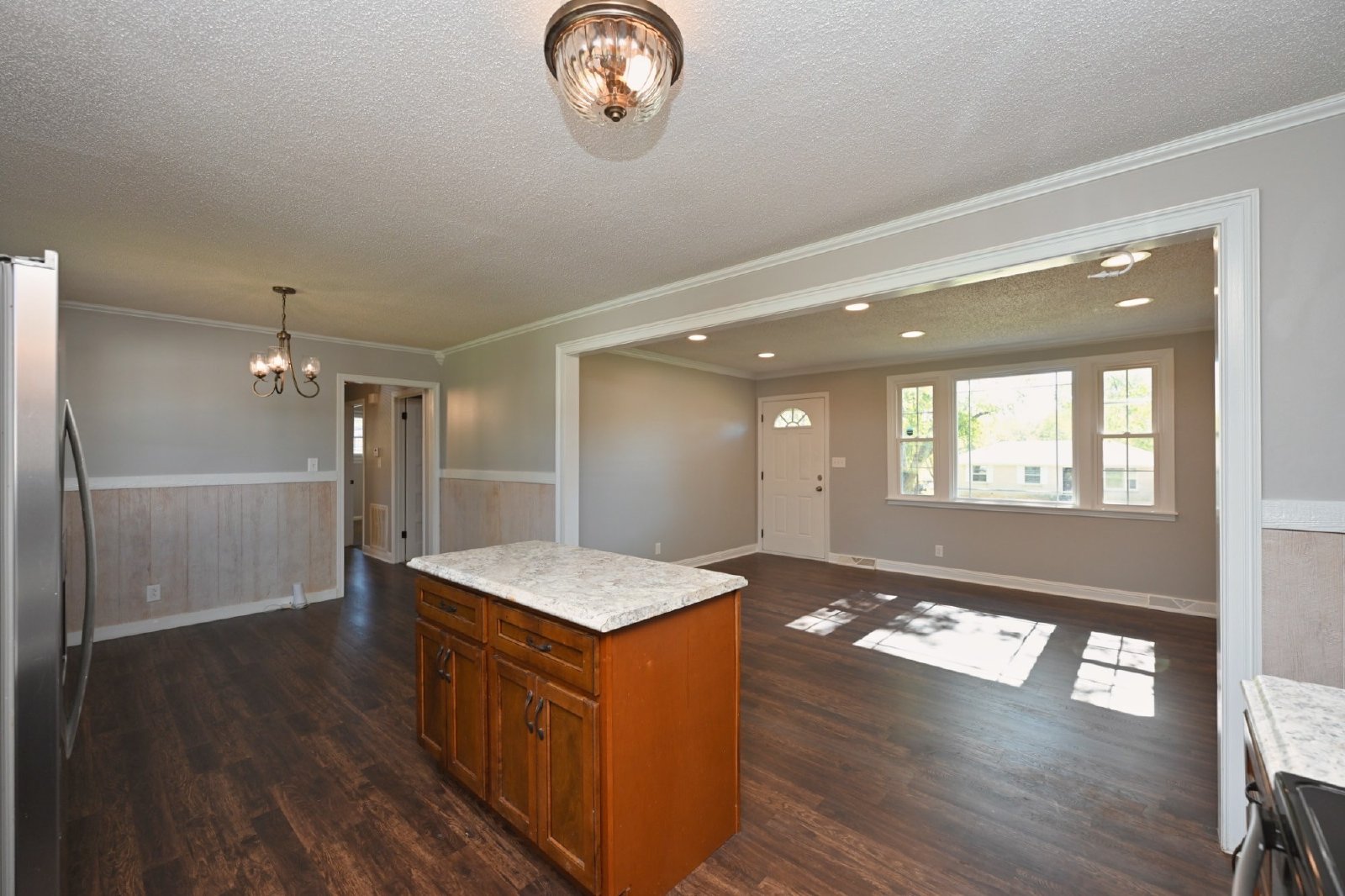 Beautifully Remodeled 3 bed, 2 bath Home property image