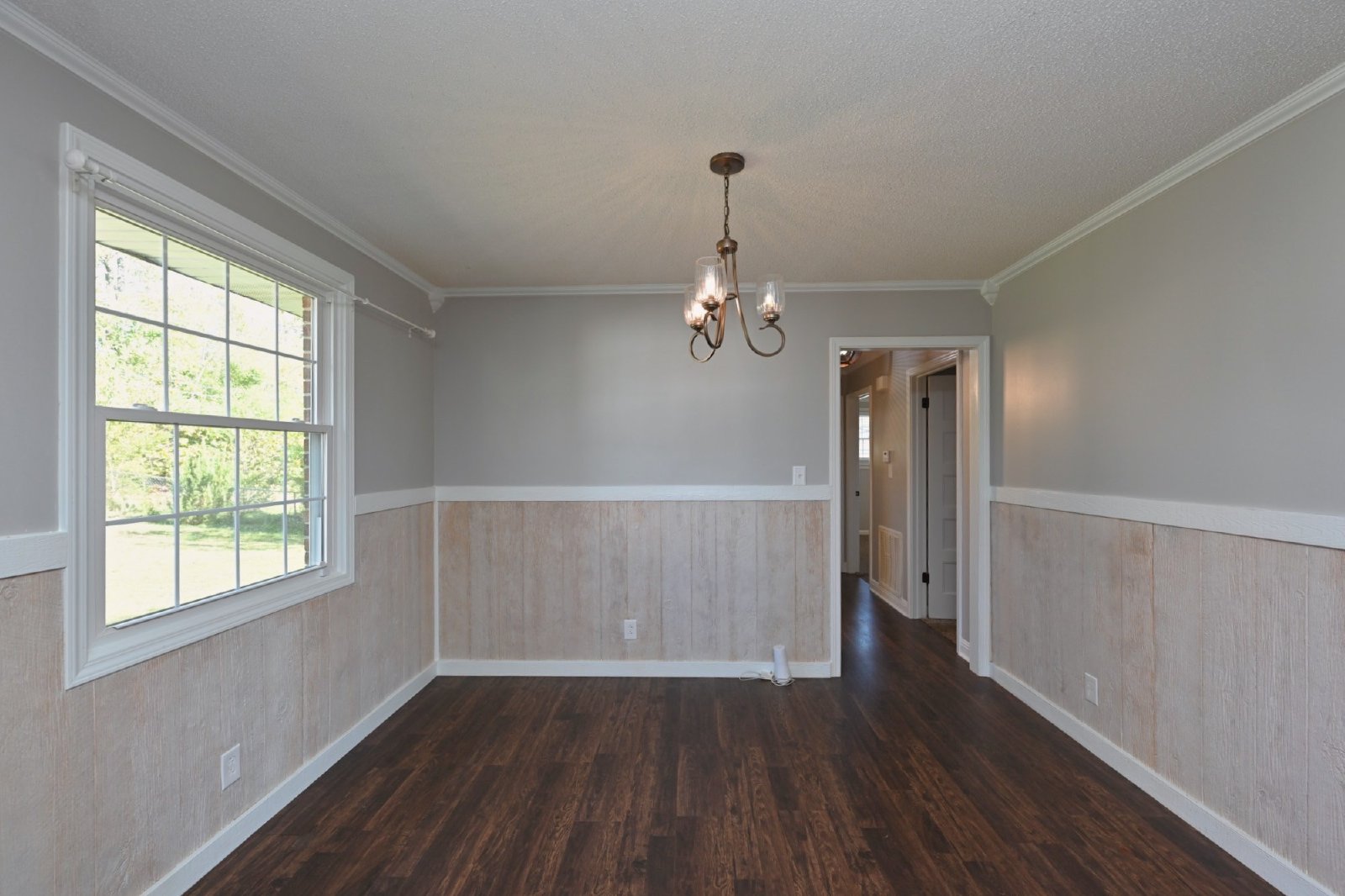 Beautifully Remodeled 3 bed, 2 bath Home property image