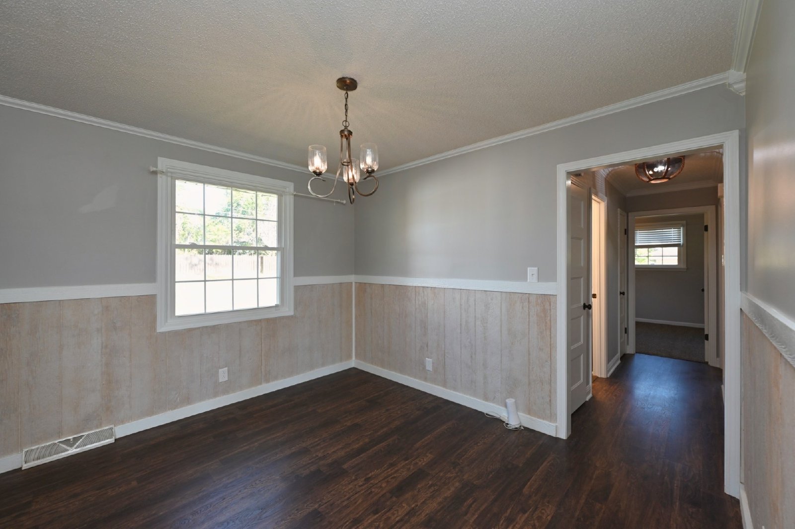 Beautifully Remodeled 3 bed, 2 bath Home property image