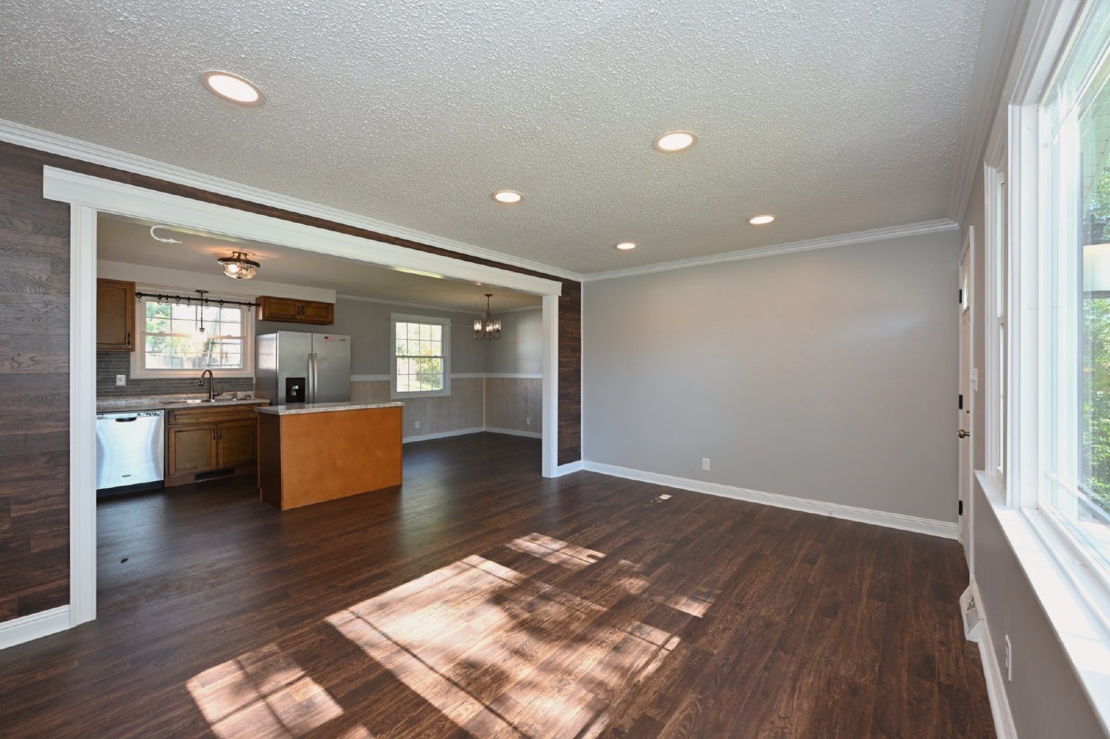 Beautifully Remodeled 3 bed, 2 bath Home property image