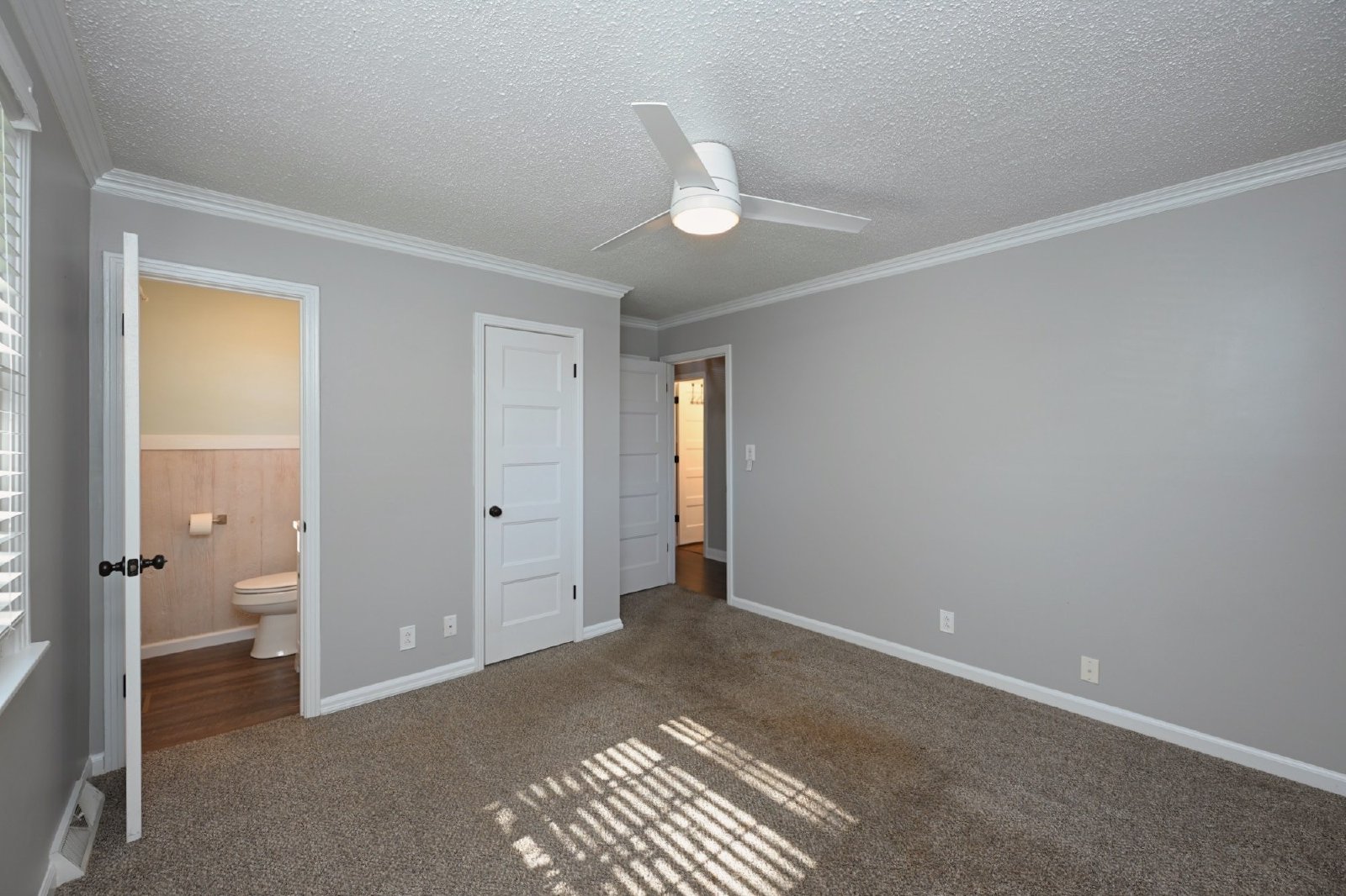 Beautifully Remodeled 3 bed, 2 bath Home property image