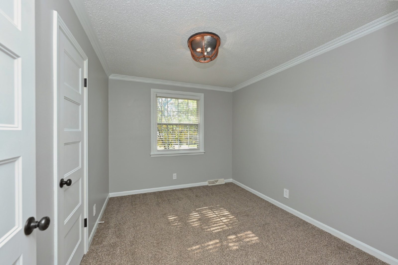 Beautifully Remodeled 3 bed, 2 bath Home property image