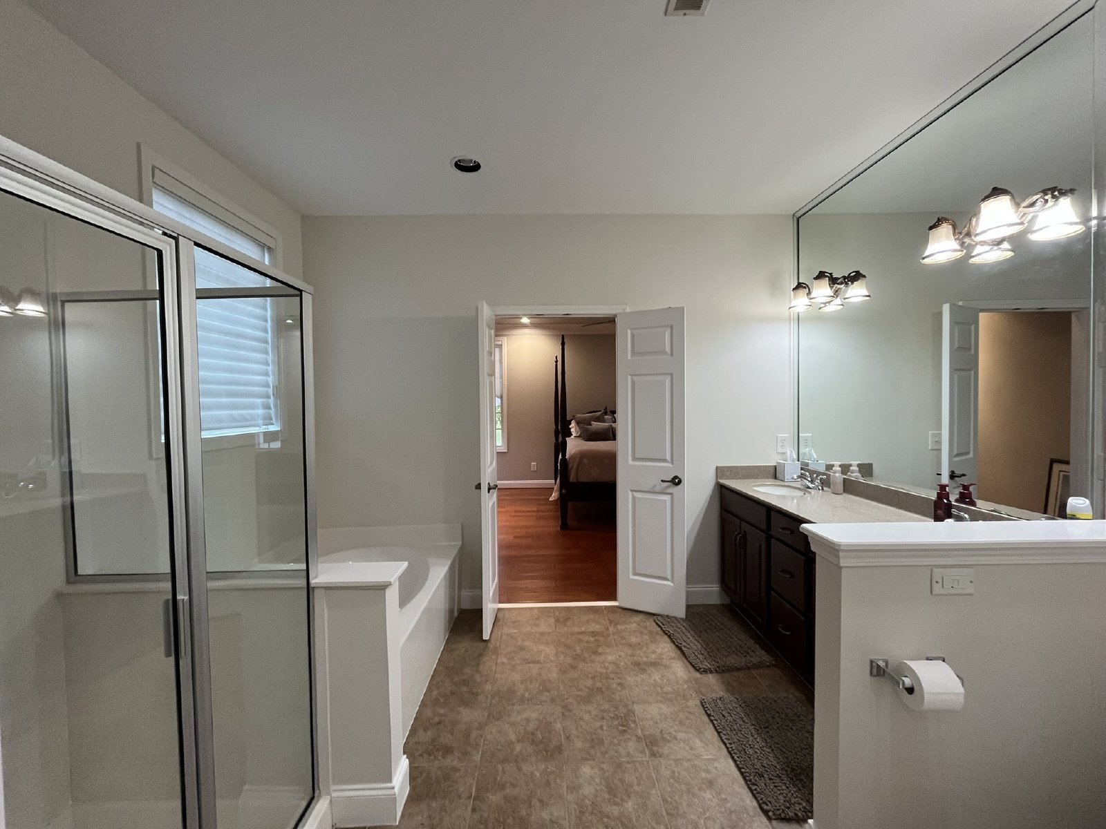 Beautifully Maintained & Spacious - 3 BR / 3 Bath Villa in Bridgewater Community property image