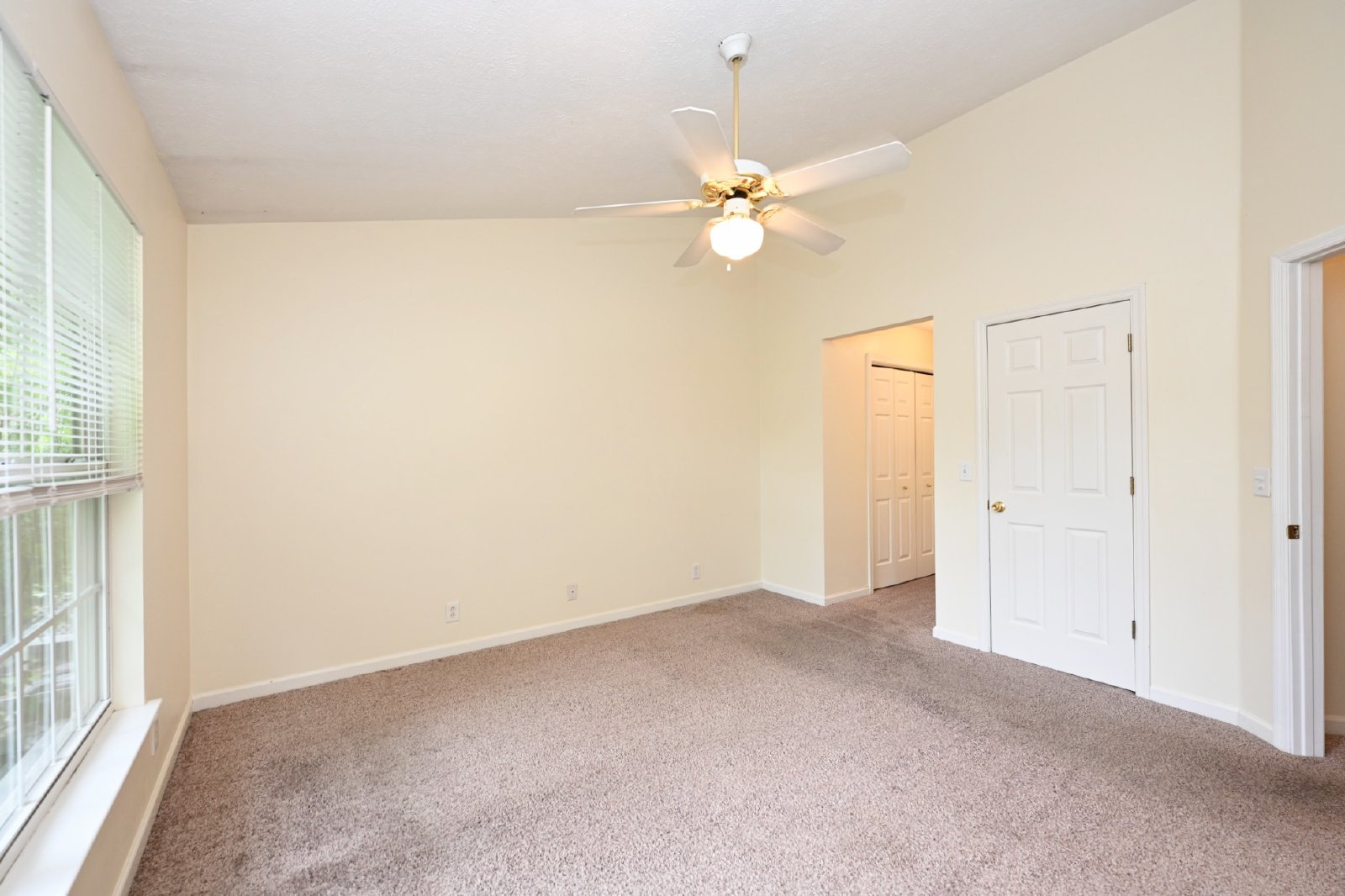 Beautiful 2BR/2.5BA Townhome in Nashboro Village property image