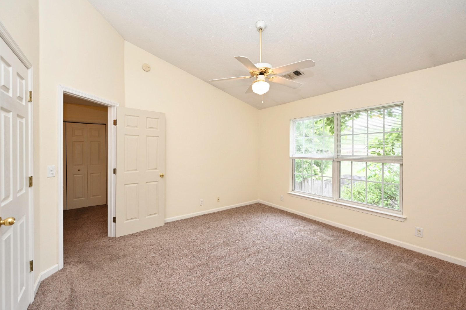 Beautiful 2BR/2.5BA Townhome in Nashboro Village property image