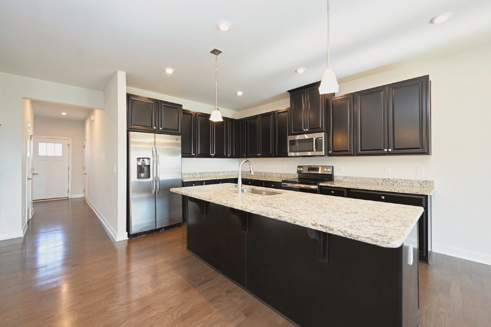 Beautiful, like new 3BR/2.5BA townhouse in Goodlettsville property image