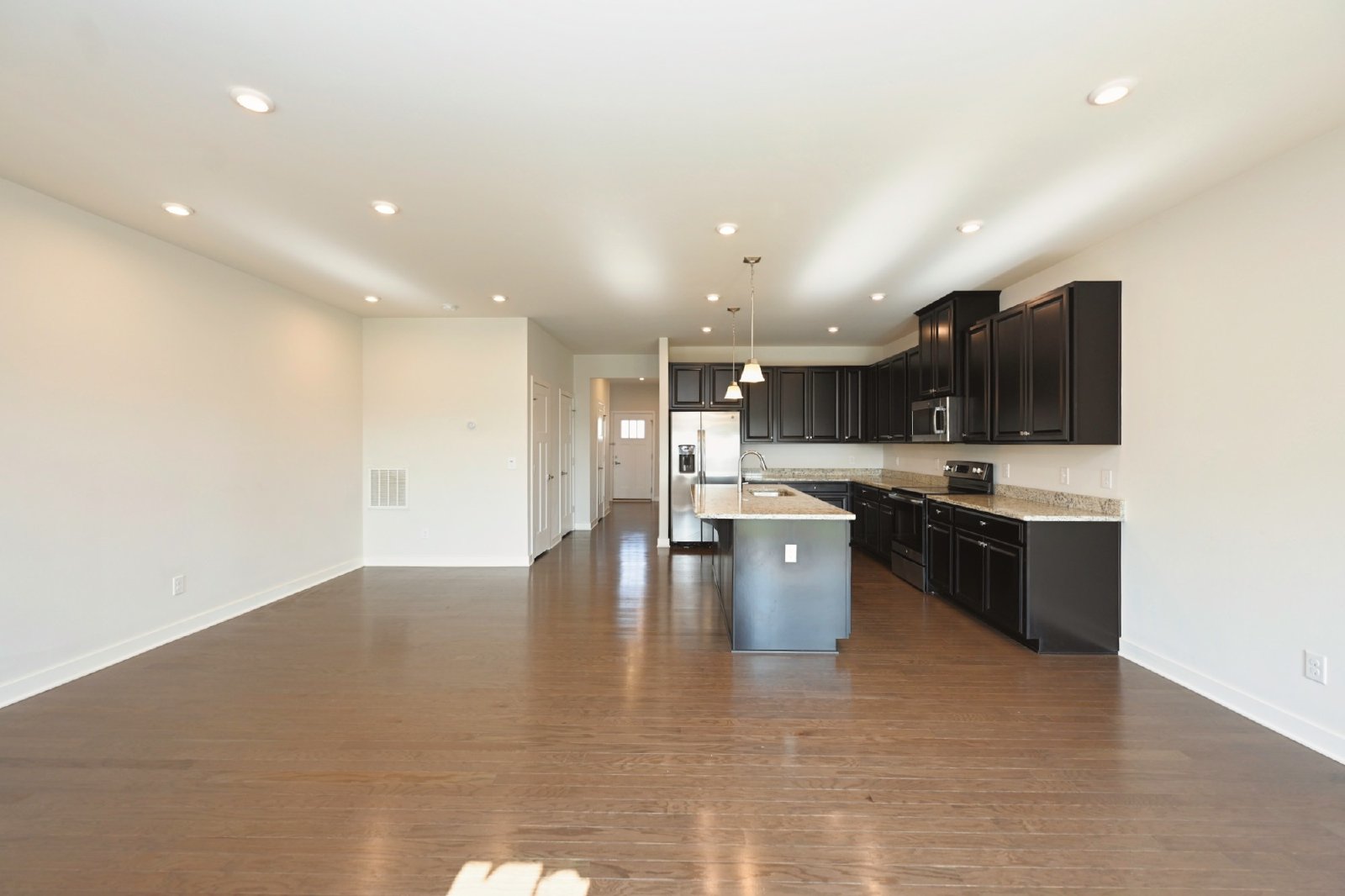 Beautiful, like new 3BR/2.5BA townhouse in Goodlettsville property image