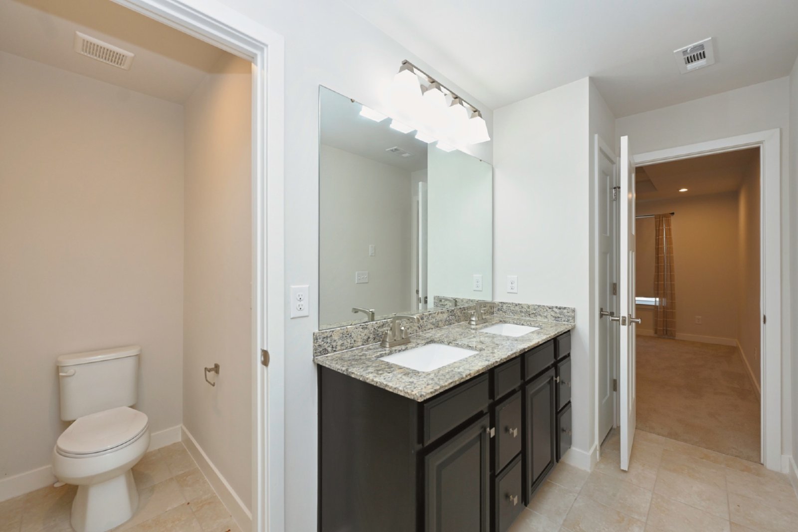 Beautiful, like new 3BR/2.5BA townhouse in Goodlettsville property image